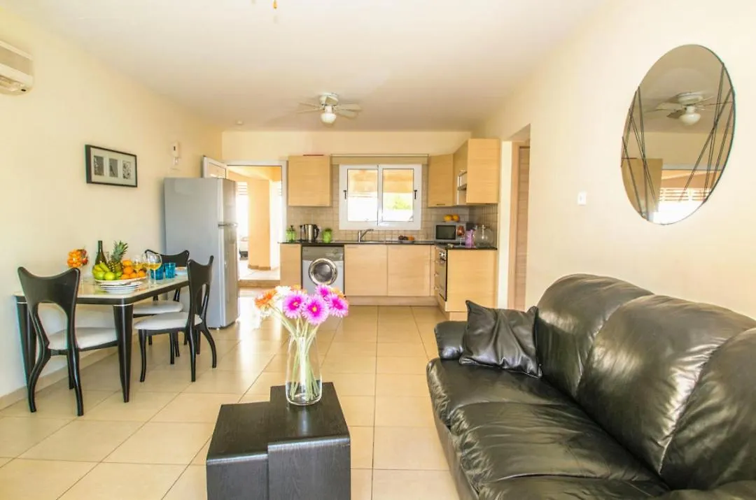 Nissi Golden Sand Lovely One Bedroom Apartment With Spacious Terrace And Free Parking Ayia Napa Cypern